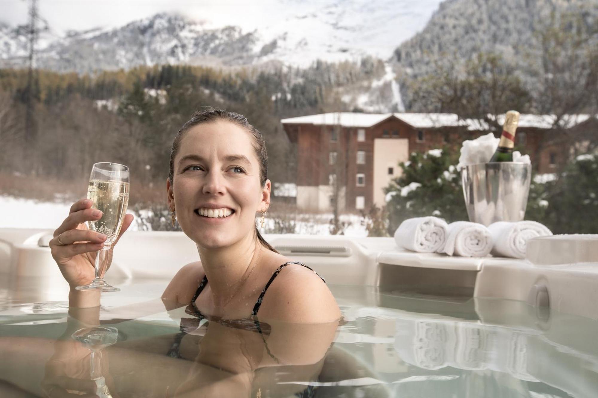 Tiki Lodge - Hot Tub & Sauna Chamonix Exteriör bild